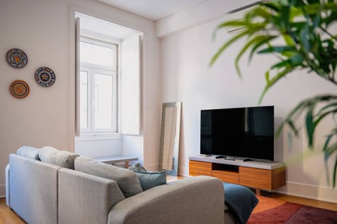 Vibrant Heart of the City 2BR