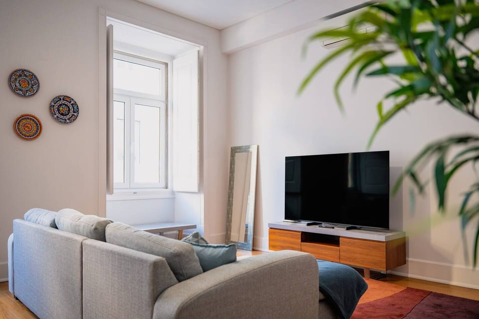 Vibrant Heart of the City 2BR - Lisbon