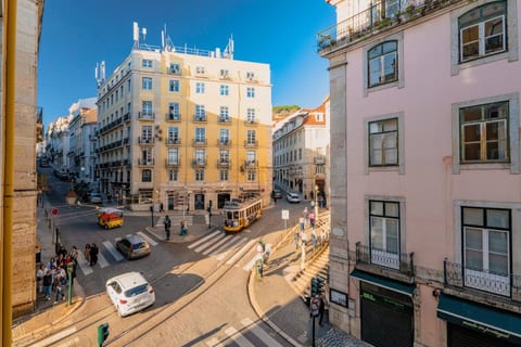 Vibrant Heart of the City 2BR