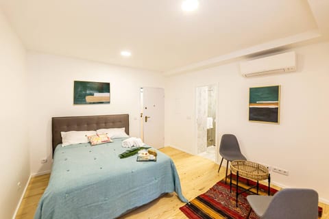 The Grand Rose Luxury 4-BDR/ Dual Living Spaces