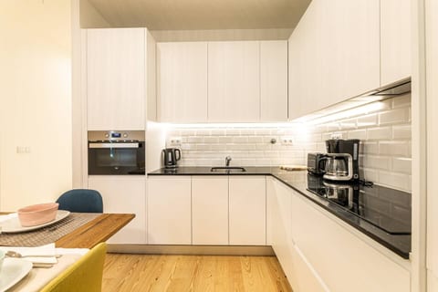 The Grand Rose Luxury 4-BDR/ Dual Living Spaces
