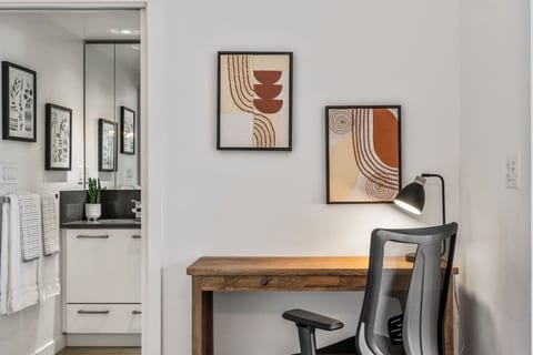 Breathtaking Views | 1BR | 2BEDS | Parking