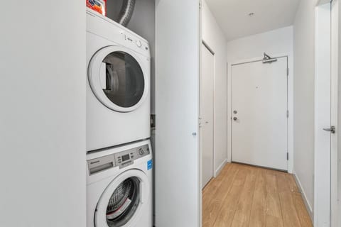Breathtaking Views | 1BR | 2BEDS | Parking