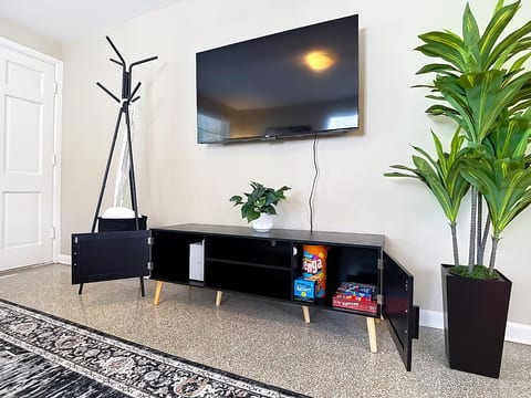 Hi Speed Internet, Games, and Smart TV