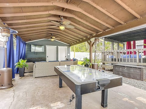Private Pool, Games & Firepit Ultimate Tampa Fun House