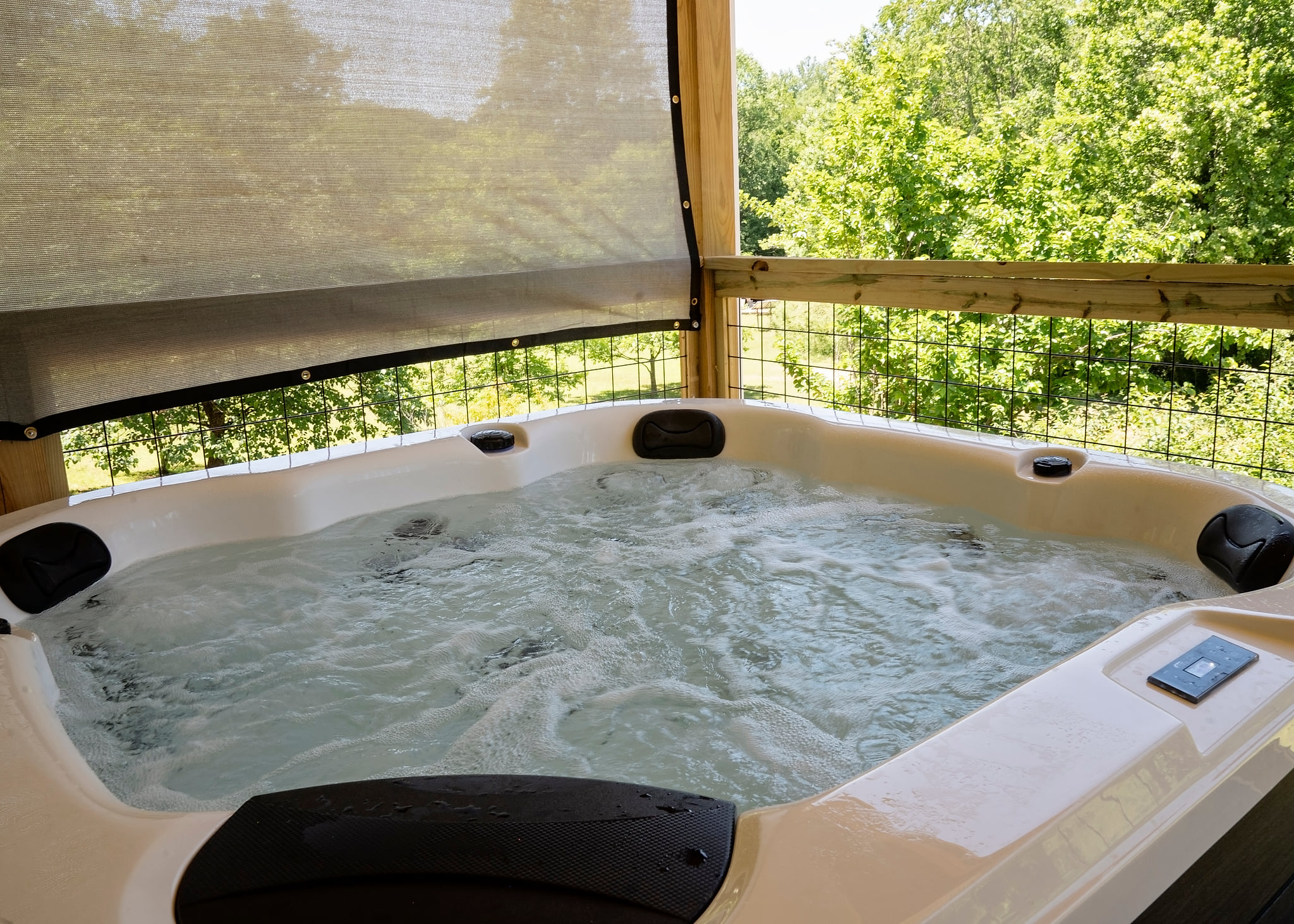 Lilypad on the Creek in Dahlonega with hot tub