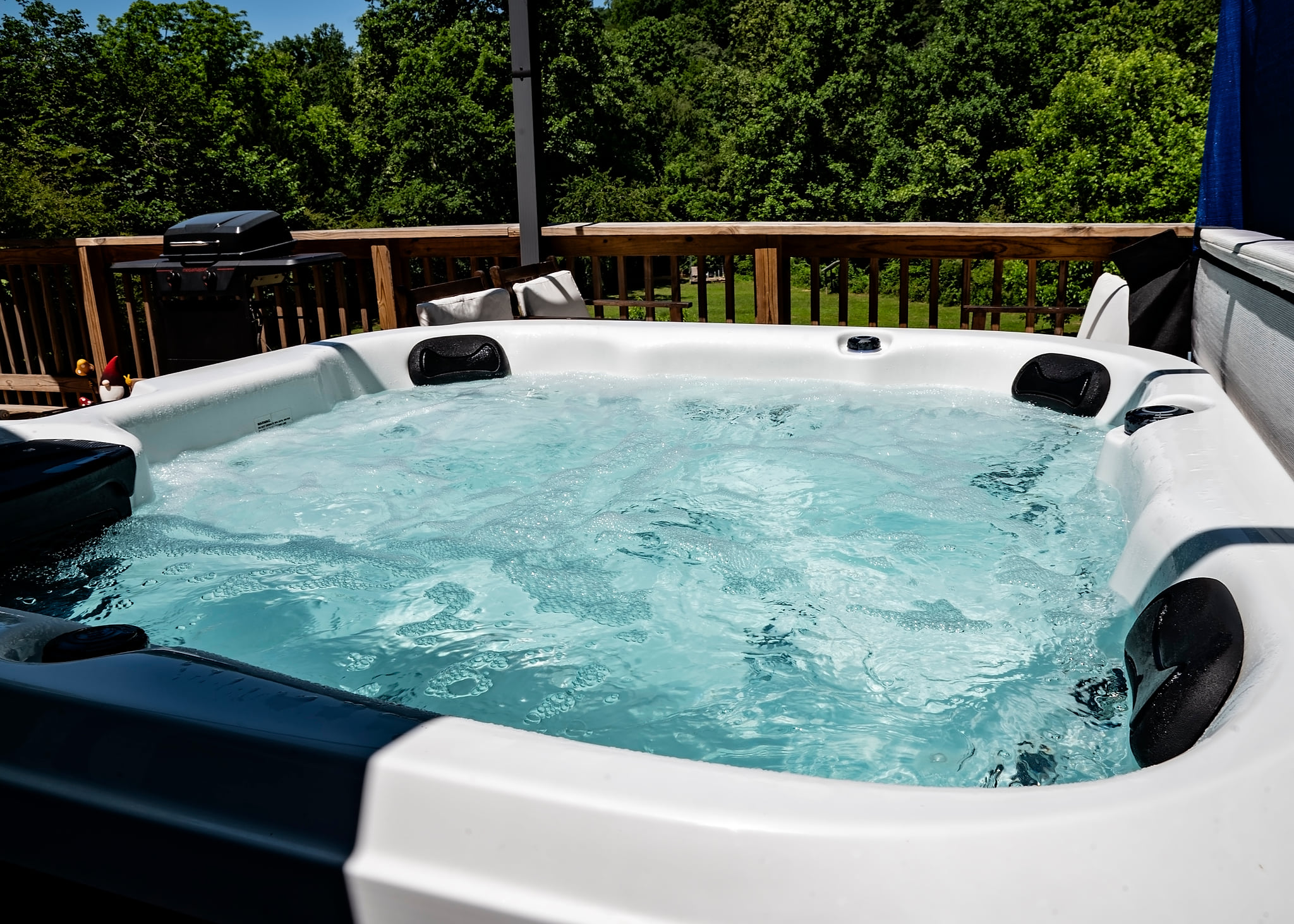 Dahlonega Creekside Cottage with Hot Tub