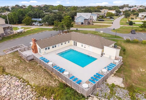 Central OBX Getaway w/Pool and Sound Access image 3