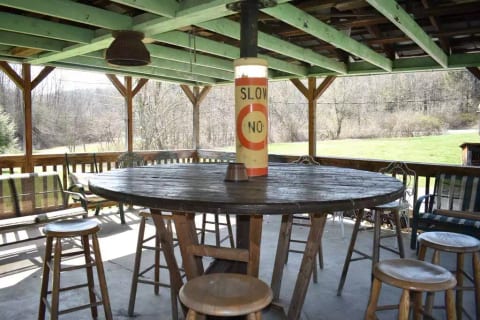 Raystown Farmhouse, <1mile to boat access. AC/wifi