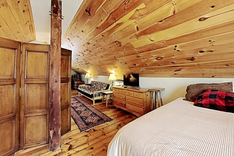 Futon in Loft sleeps two. Great for overflow skiers.