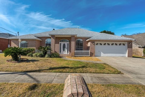 Destin Beach house near Crab Island. Private pool. image 2