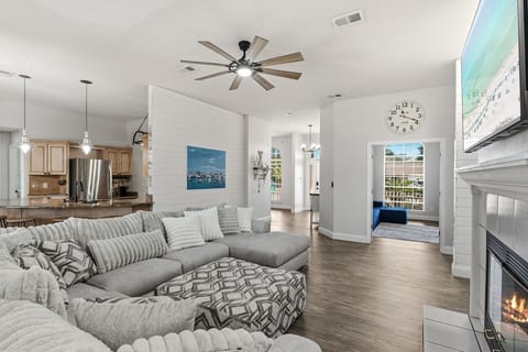 Destin Beach house near Crab Island. Private pool. image 4