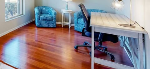 Cozy office nook to get some work done!