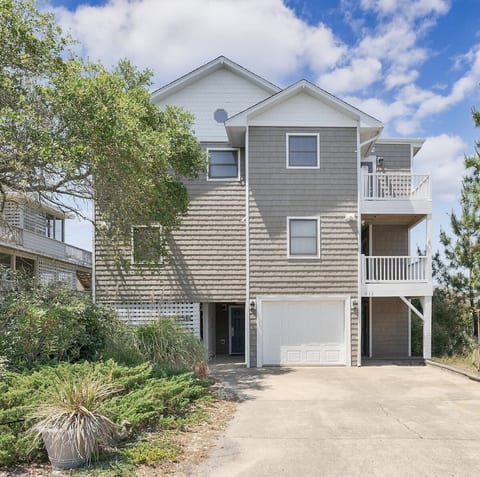 Sweet Annie’s 5BR |100ft to Beach, Elevator, Hot Tub