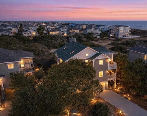 Sweet Annie’s 5BR |100ft to Beach, Elevator, Hot Tub