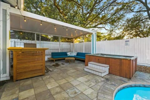 Largo Heated Pool + Hot Tub, sleeps 16, gameroom