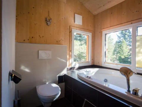 # 20 mit IR-Sauna & Sprudelwanne innen