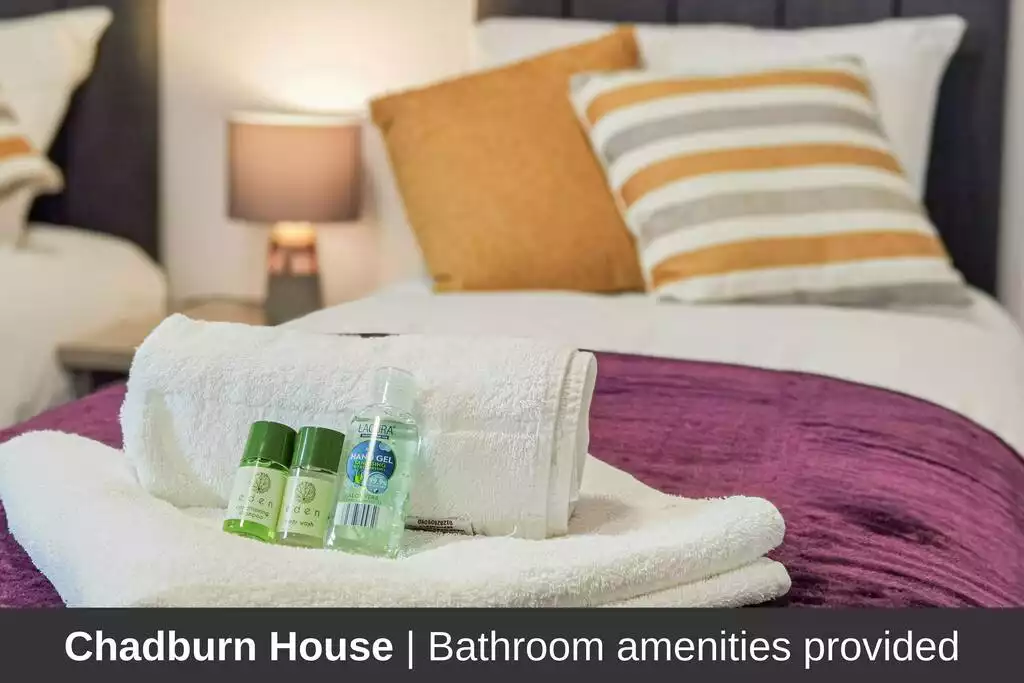 en-suite-4-bedrooms-for-8-netflix-parking/