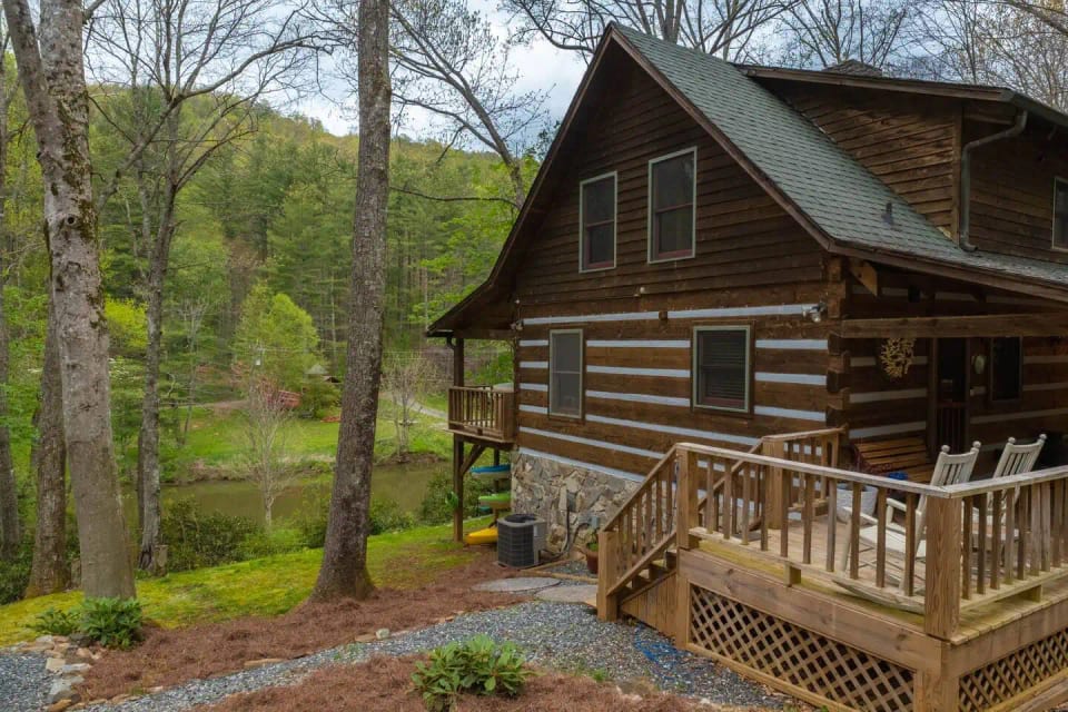 A view from the side of the Current Hideaway