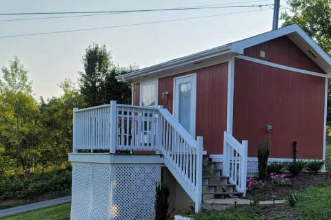Lovely Cottage with Smoky Mtn views & Bkfast!!