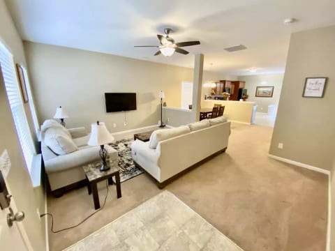 Quiet and Beautiful House in a WONDERFUL location!