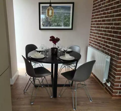 Luxury 2 bedroom apt in the Heart of Cork City!