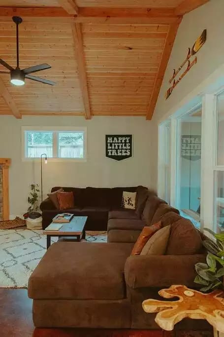  The Mt. Hood Manor - woodsy luxury by the river