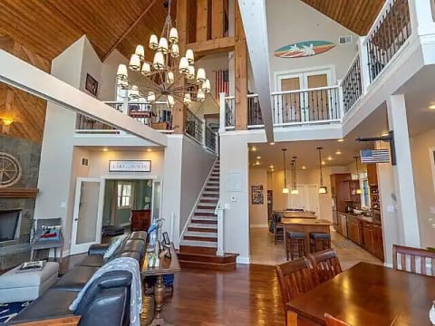 Stunning Lake house on peaceful Sta