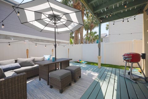 Ocean Oasis...5 star BEACH Location