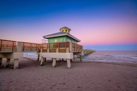 Juno Pier Evening