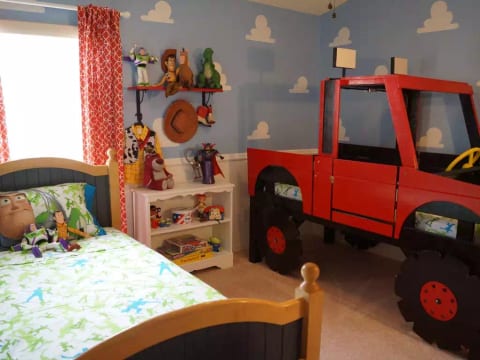 Toy Story, sleeps 3, truck bed doors open and close, dress ups in closet