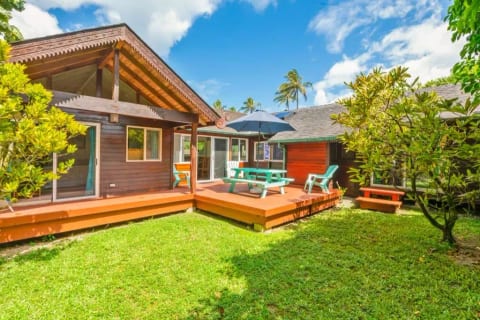 Beachcomber Bungalow Steps to the Beach TVNC#1058