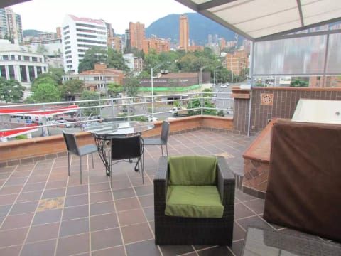 6 Bedroom Combo Both Penthouses Both Roof Decks.
