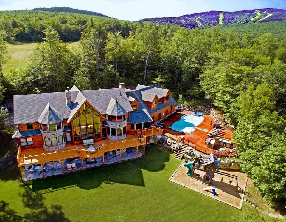 The Glen House is located on the Sunday River Golf Course at the Sunday River Resort in Newry, Maine