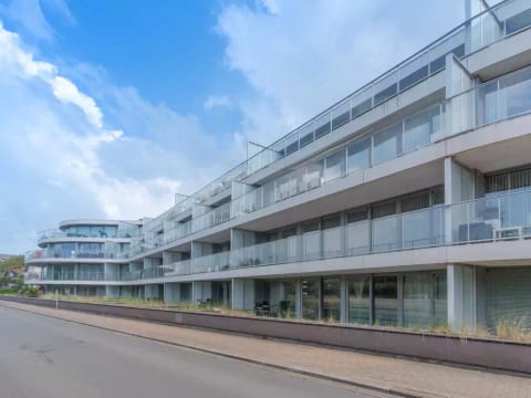 Costae with balcony