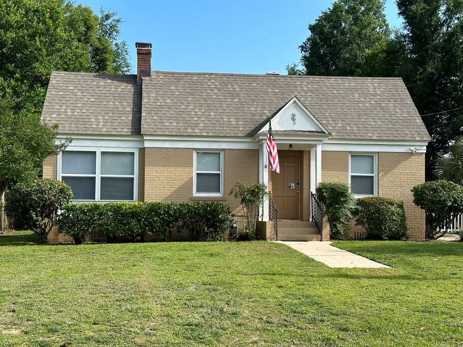 Calypso House- East Hill -9 Miles from the Beach! - Pensacola Calypso House- East Hill -9 Miles from the Beach! - Pensacola
