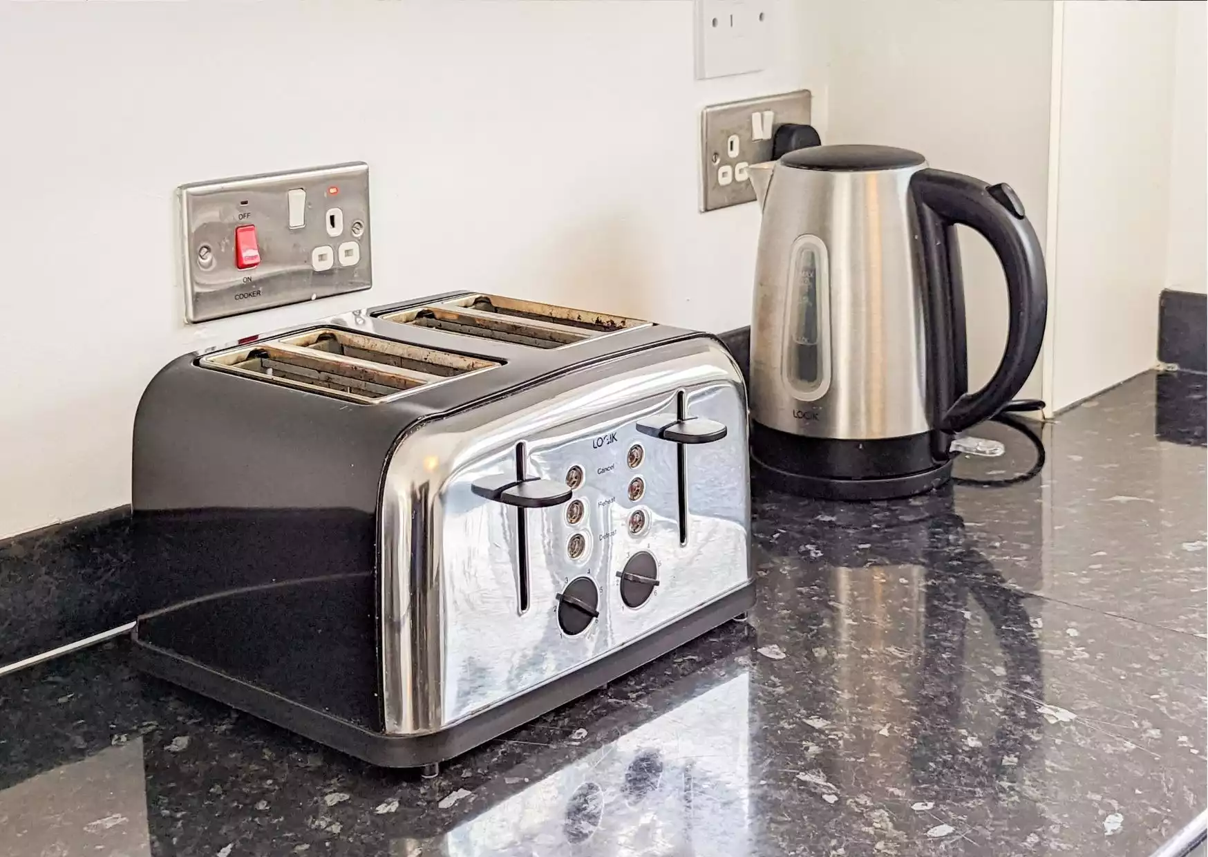 5-bedrooms-5-10-beds-near-city-hospital/