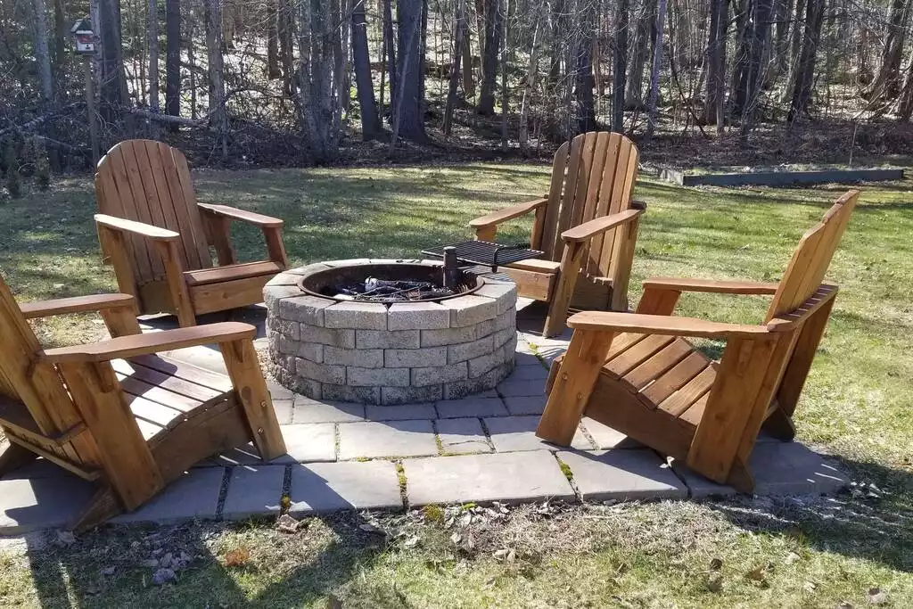 Fire pit - Long Lake Escape, fun in all four seasons. - Bridgton