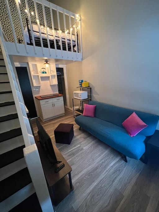 Pop-Of-Color - Loft! - Raleigh