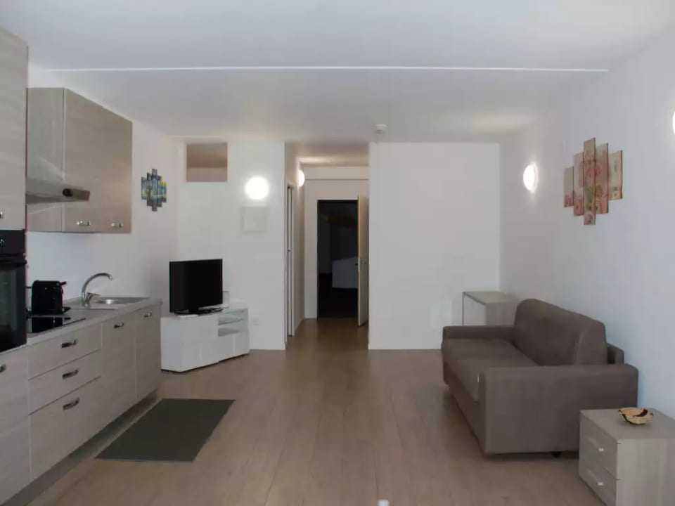 Appartement Charmant avec Vue sur le Jardin. 102 - Bissone