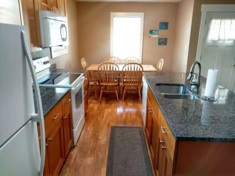 fully furnished kitchen