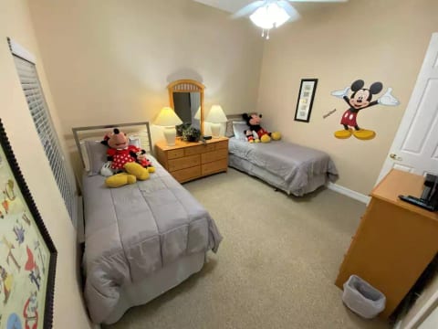 Mickeys Floridian South Facing Pool Hot Tub Game RM GYM BBQ