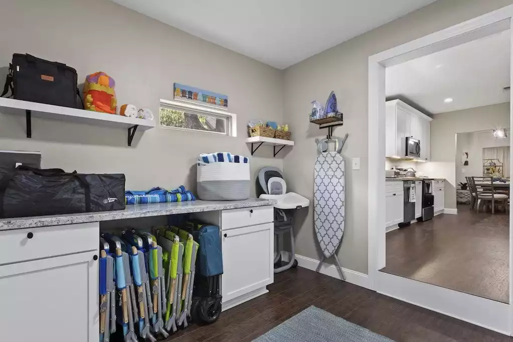 Beach please!! Beach please!! - NEW Gulfport Cottage Near Beach! - Gulfport