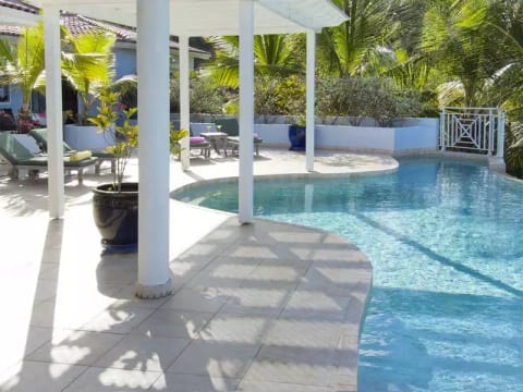 Villa Prana - Dawn Beach Estates