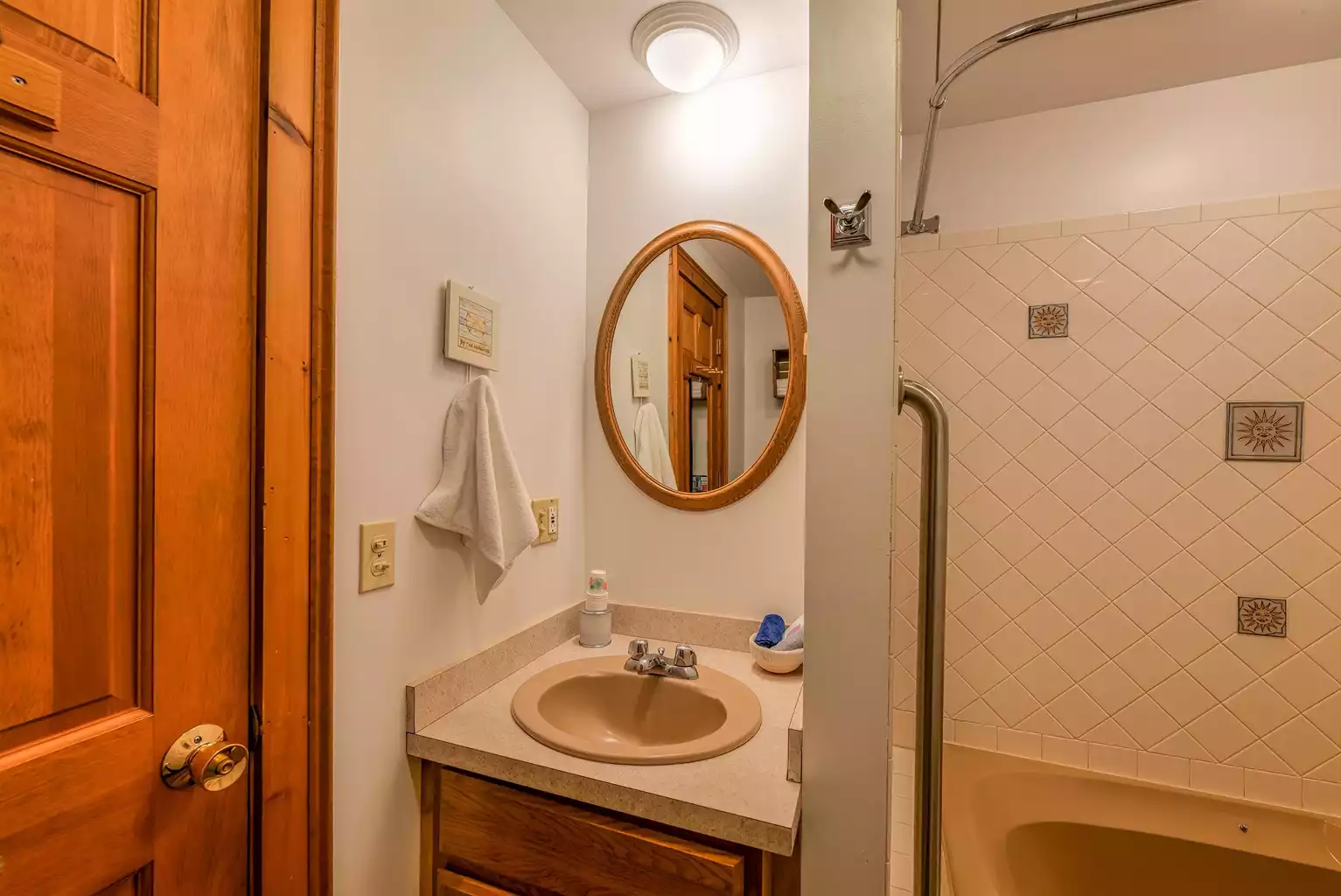 Bathroom sink area - Ocean View - Lincolnville