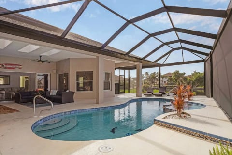 Villa Tauro | Heated Pool | Canal Front