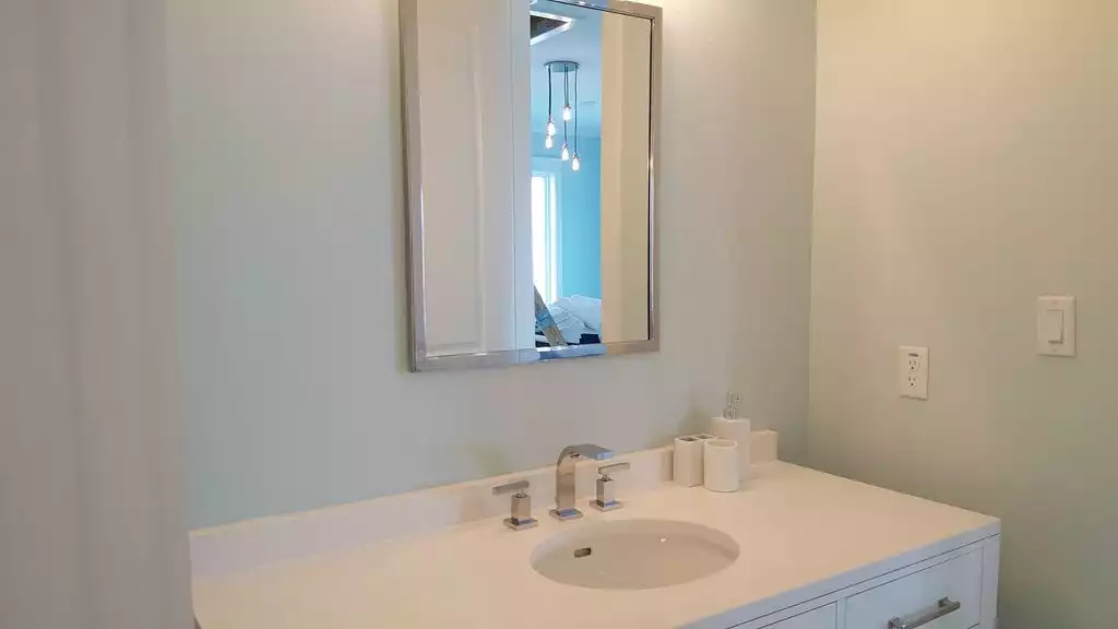 Bathroom 5: Shared Bathroom of BR 5 & BR 6: showing the Second Vanity Bathroom 5: Shared Bathroom of BR 5 & BR 6: showing the Second Vanity - Heaven on Bay - Galveston