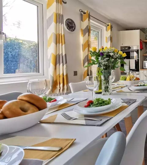 Beautiful 6 bedroom with 9 beds 