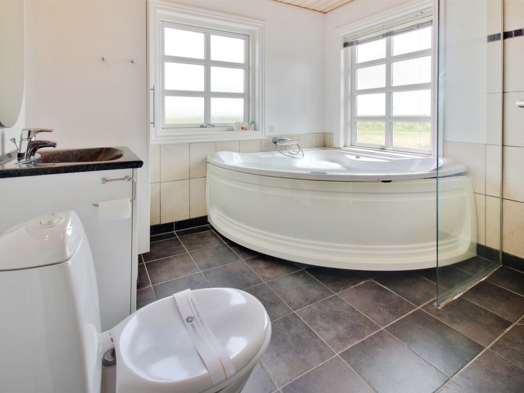 Bathroom - Suvi - 900m from the sea in Western Jutland - Ringkobing