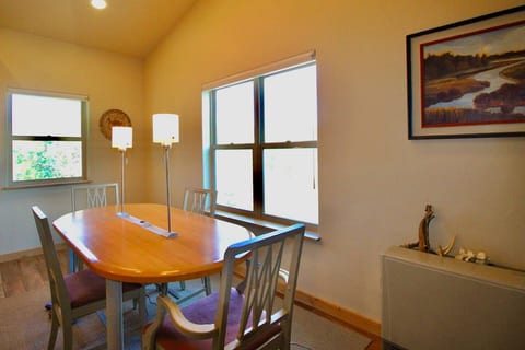 Upper Ranch - 100 Acre Mountain Views